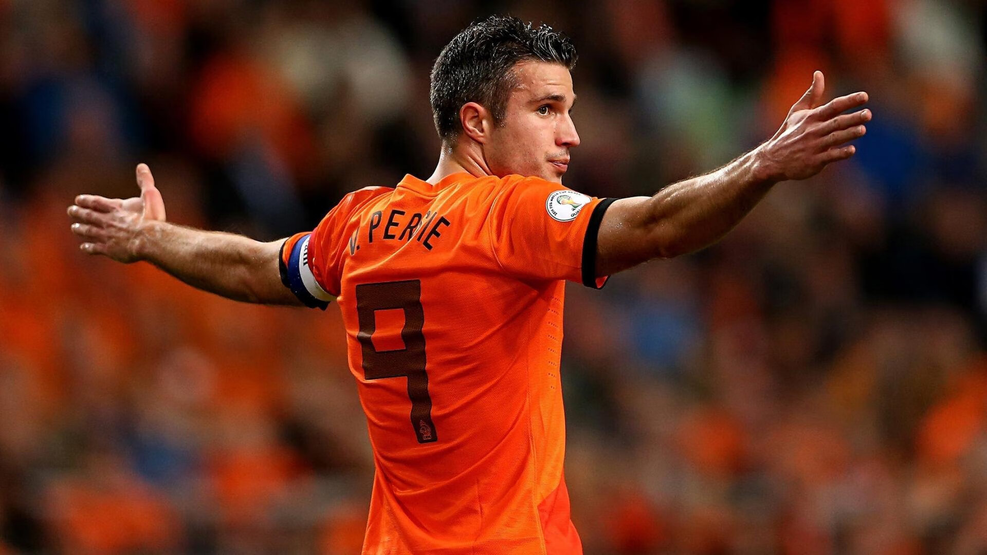 世界杯“草皮管理团队”亮相 完美场地保障赛事顺利进行